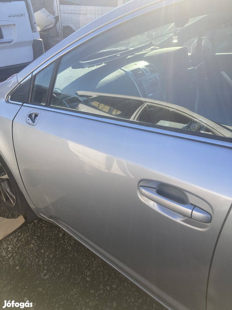 Toyota Avensis T27 kombi ezüst karosszéria elemei(színkód:1F7)