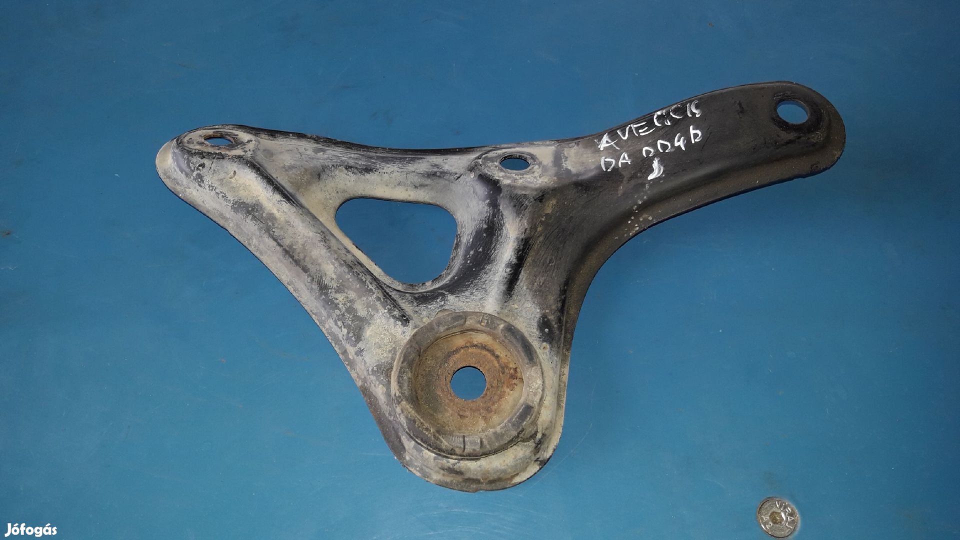 Toyota Avensis Tartó Bak