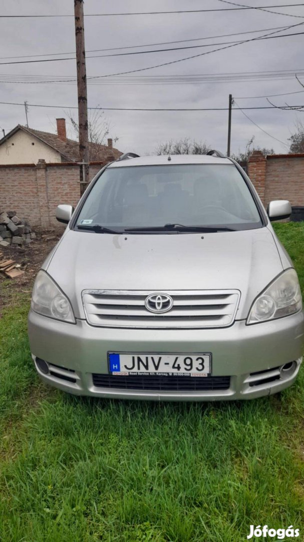 Toyota Avensis Verso