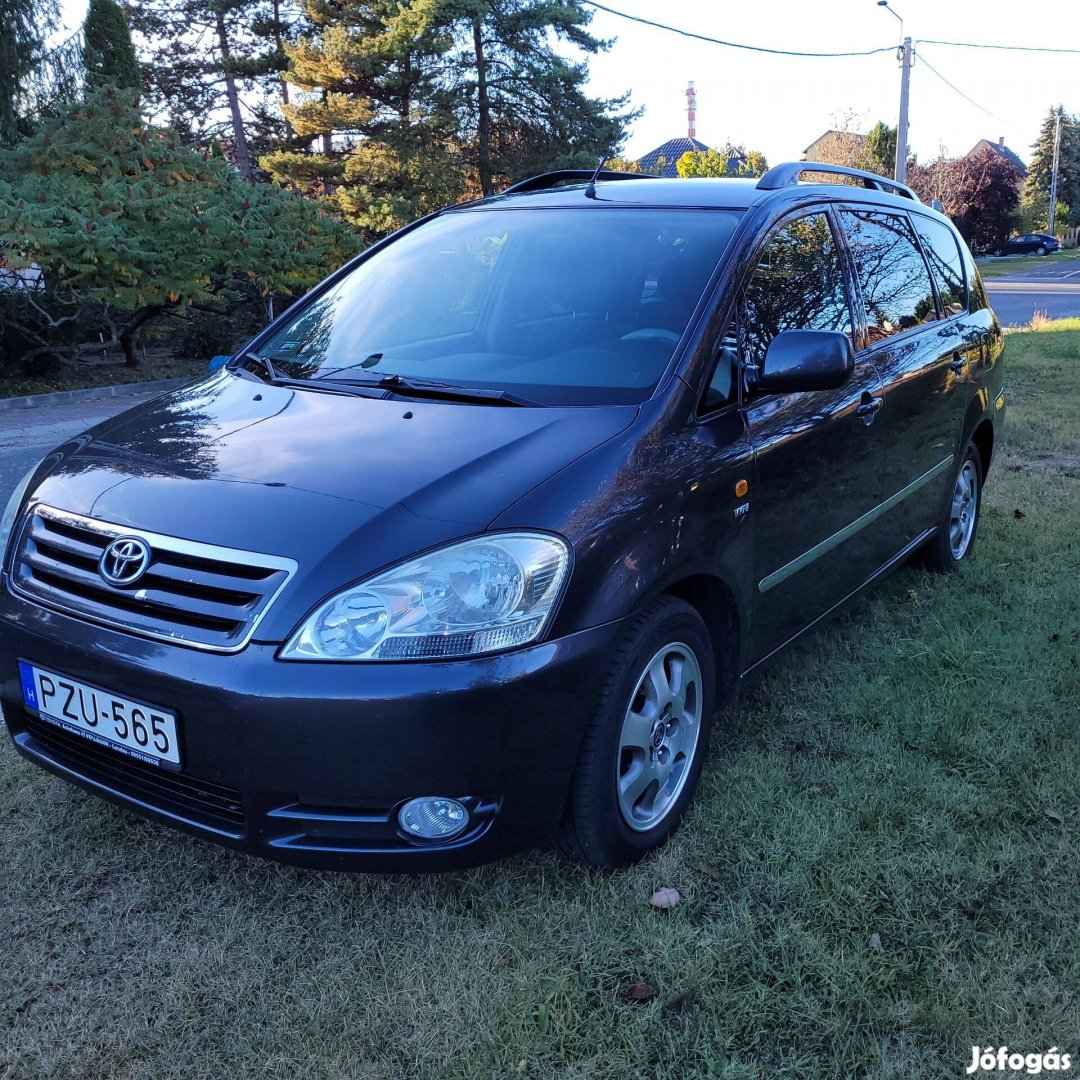 Toyota Avensis Verso 2.0