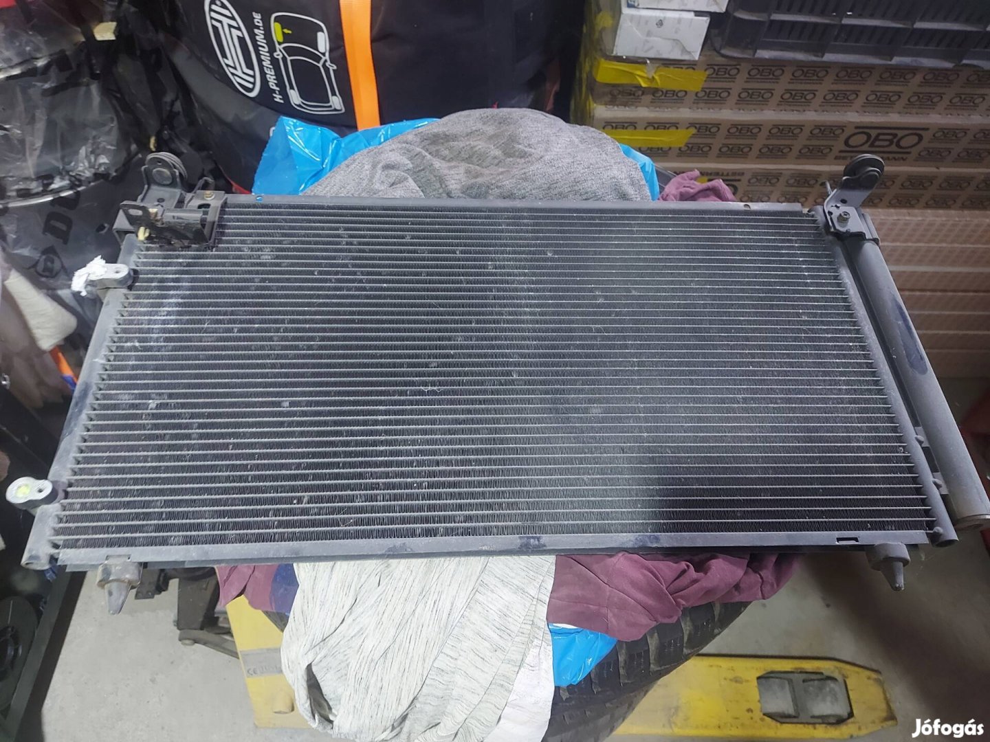 Toyota Avensis Verso klíma hűtő