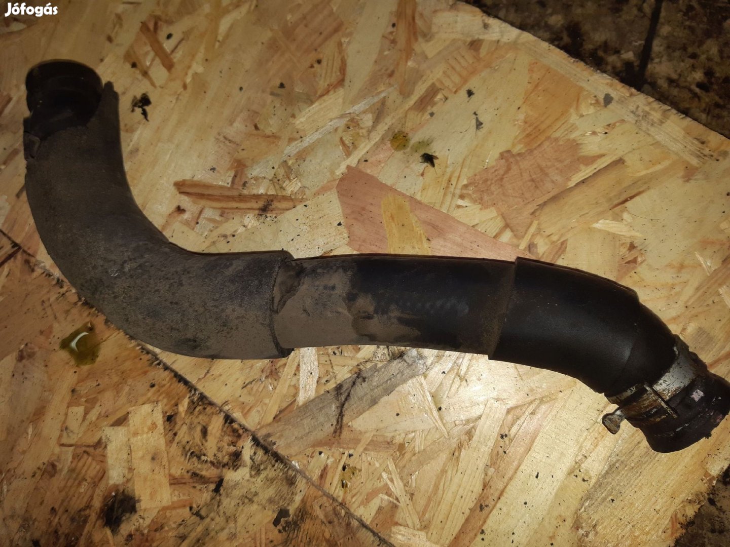 Toyota Avensis Vízcső