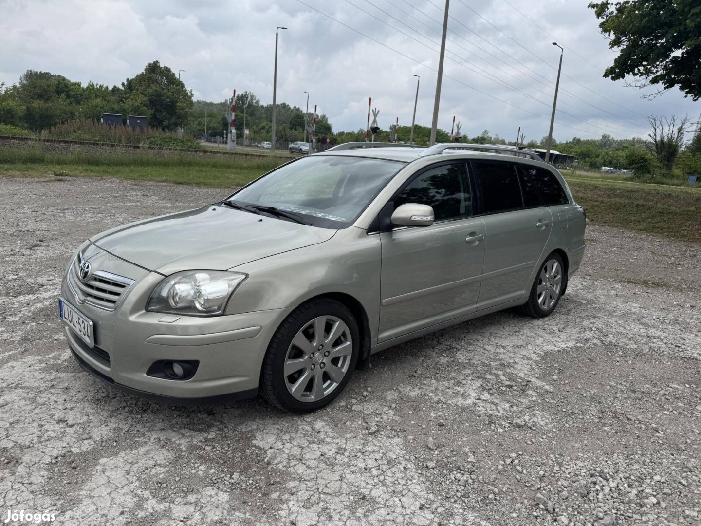 Toyota Avensis Wagon 2.2 D-4D Executive vonóhor...