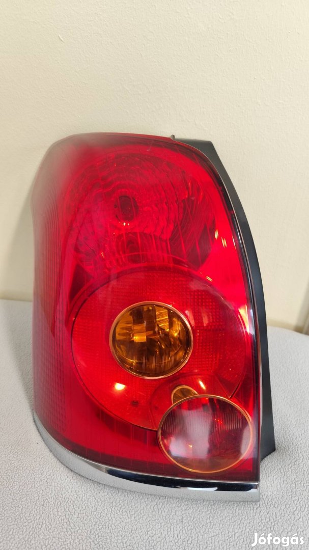 Toyota Avensis (2003-2006) kombi bal hátsó lámpa 
