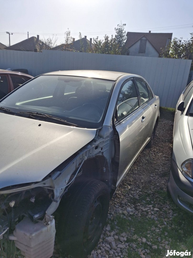 Toyota Avensis alkatrészek