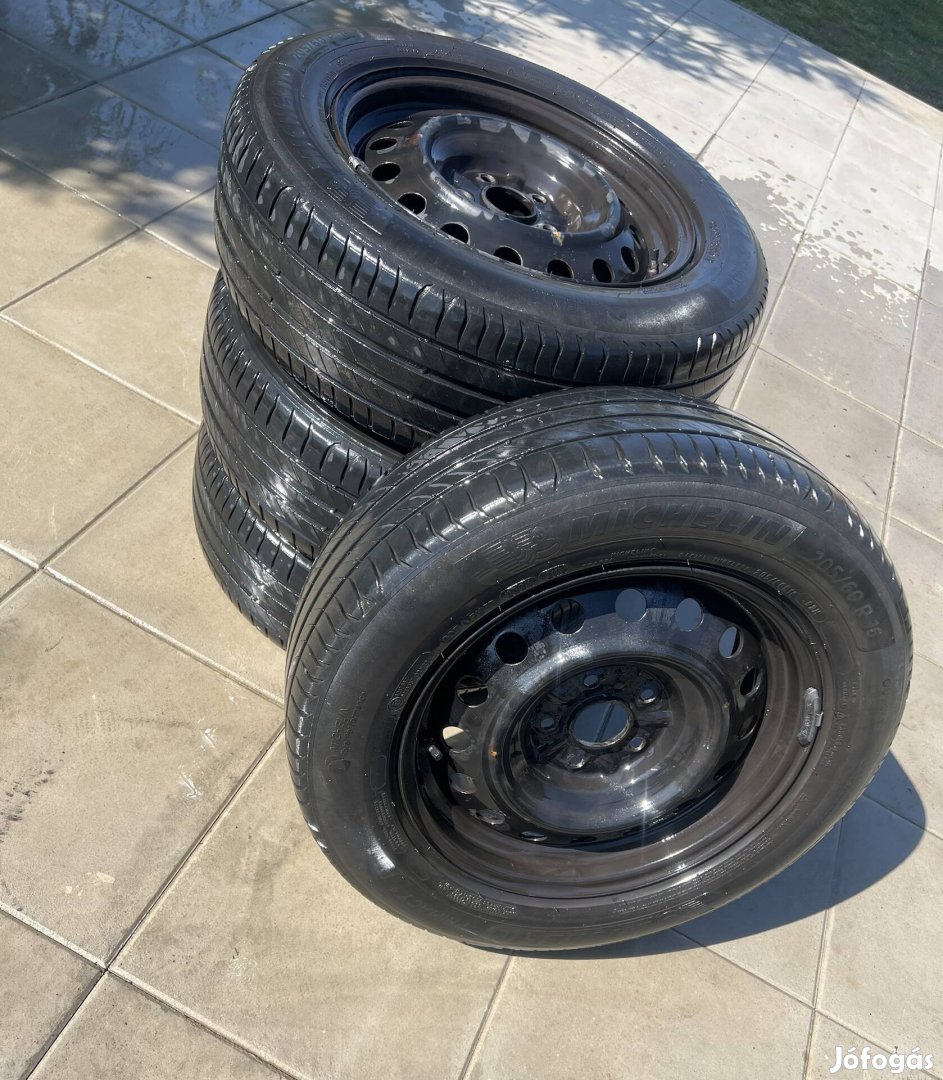 Toyota Avensis gumifelni szett