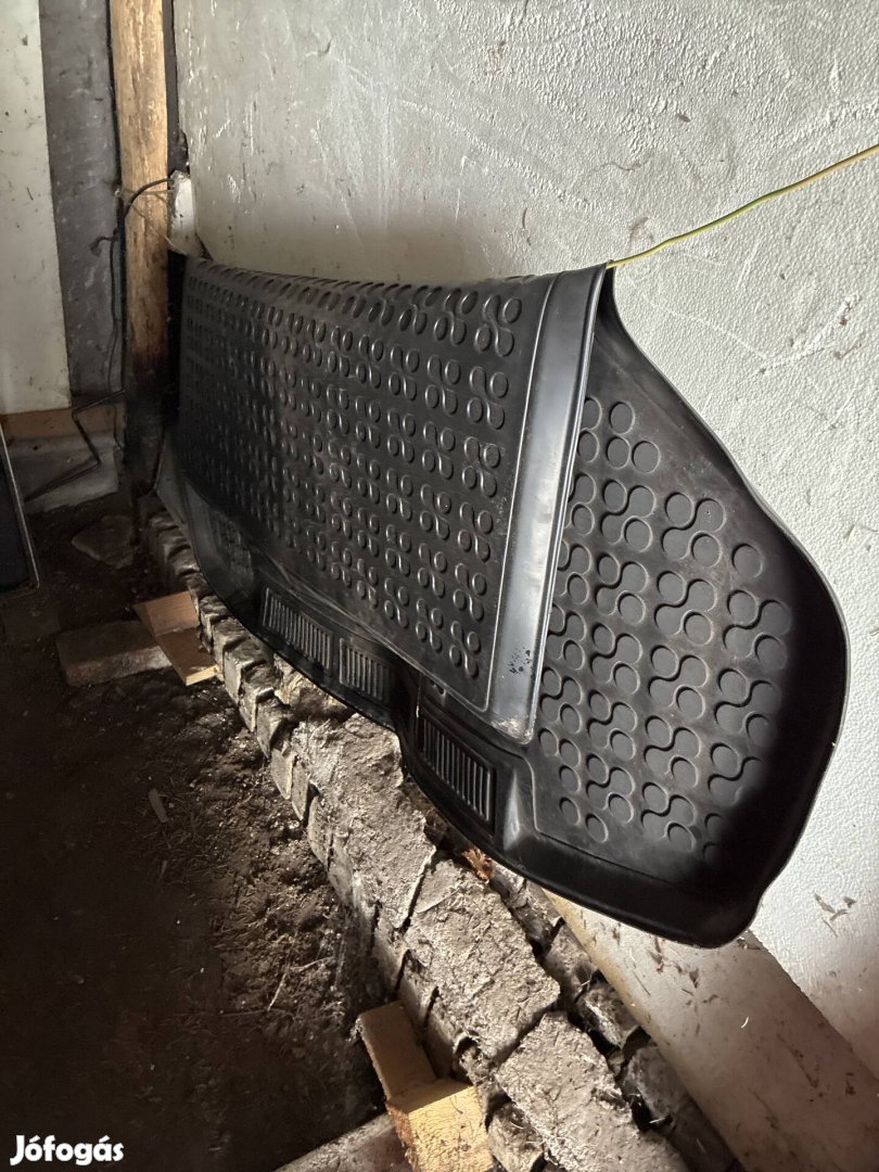 Toyota Avensis lll T27 kombi csomagtér gumi tálca
