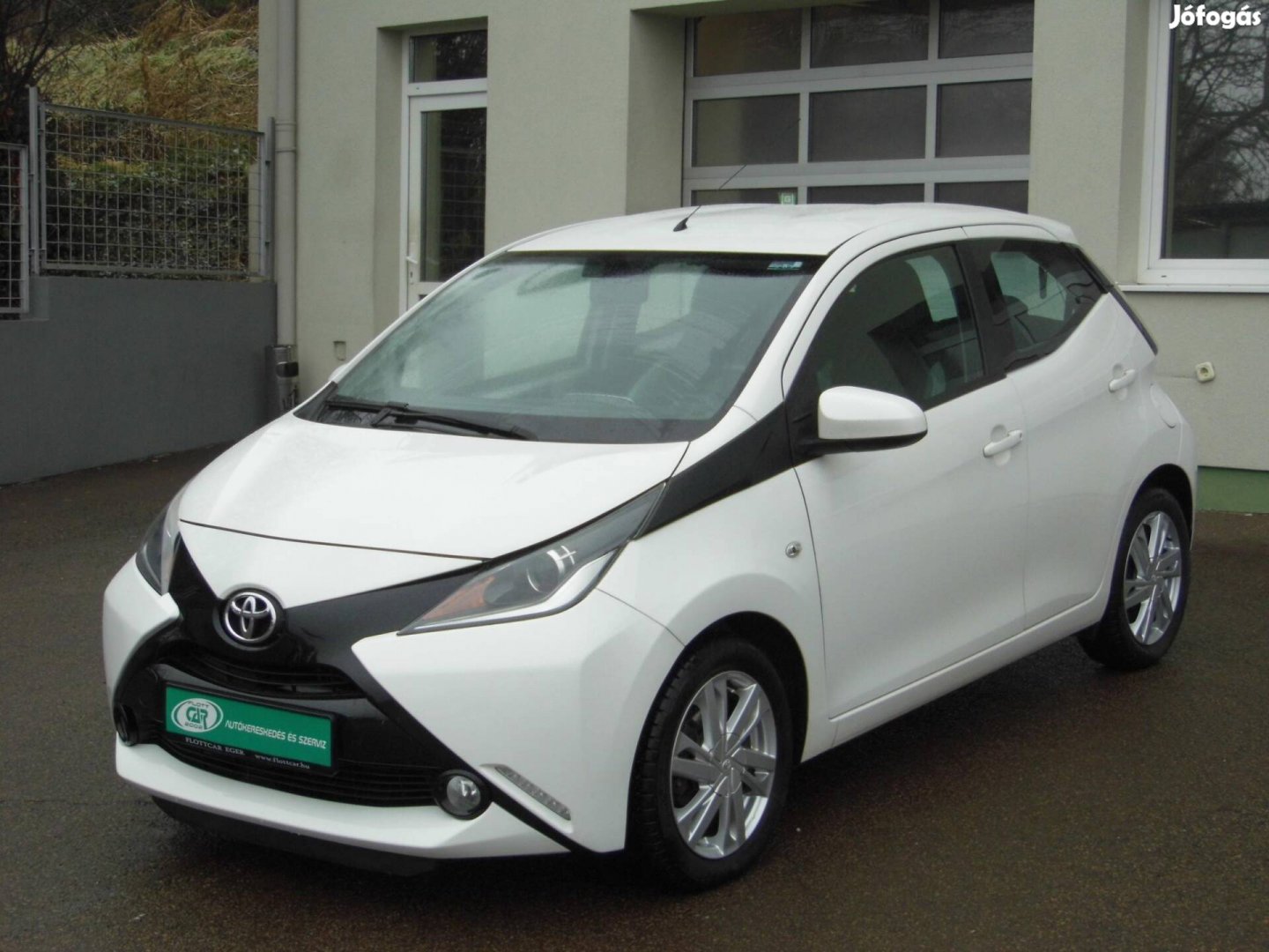 Toyota Aygo 1.0 x-cool Szervizkönyv-Klíma-Navig...