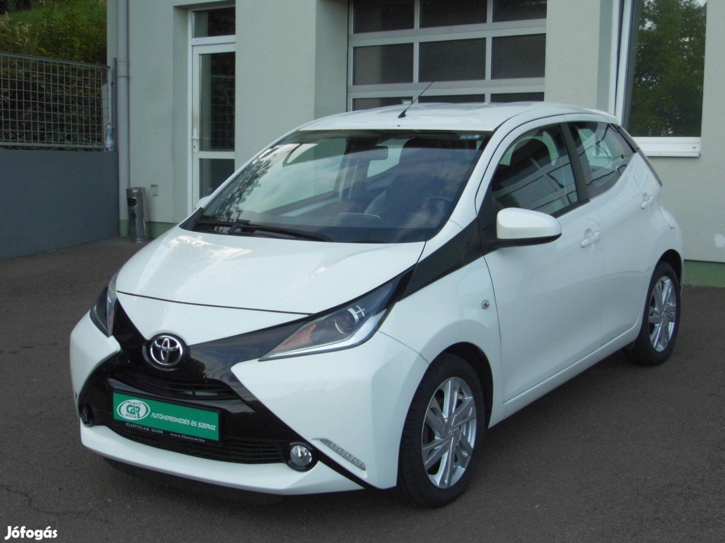 Toyota Aygo 1.0 x-cool Szervizkönyv-Klíma-Navig...
