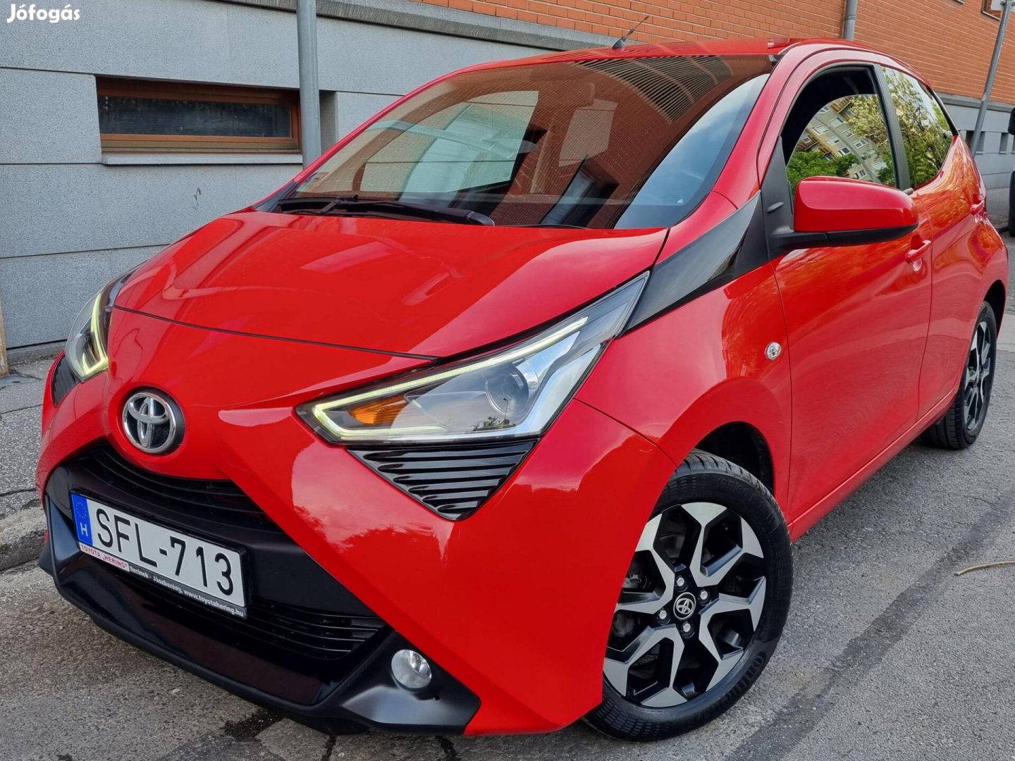 Toyota Aygo 1.0 x-play + style + connectivity /...