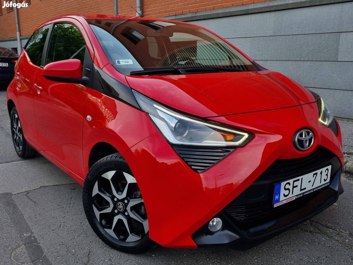 Toyota Aygo 1.0 x-play + style + connectivity /...