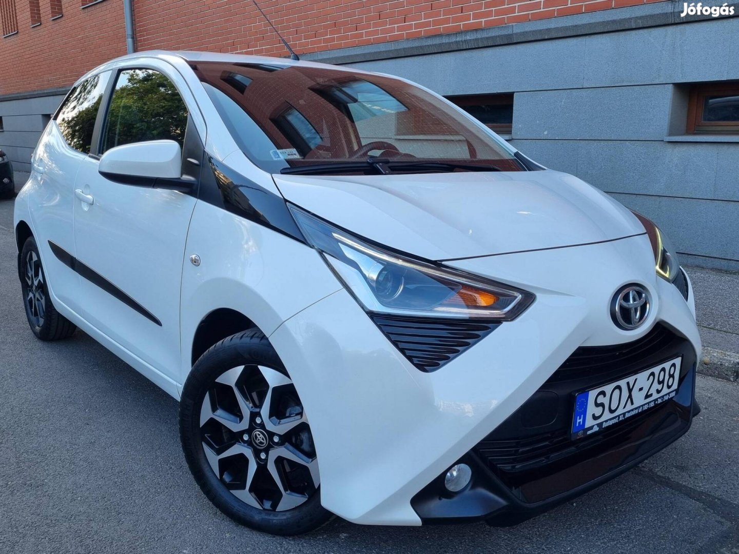 Toyota Aygo 1.0 x-play + style + cool&safe + co...