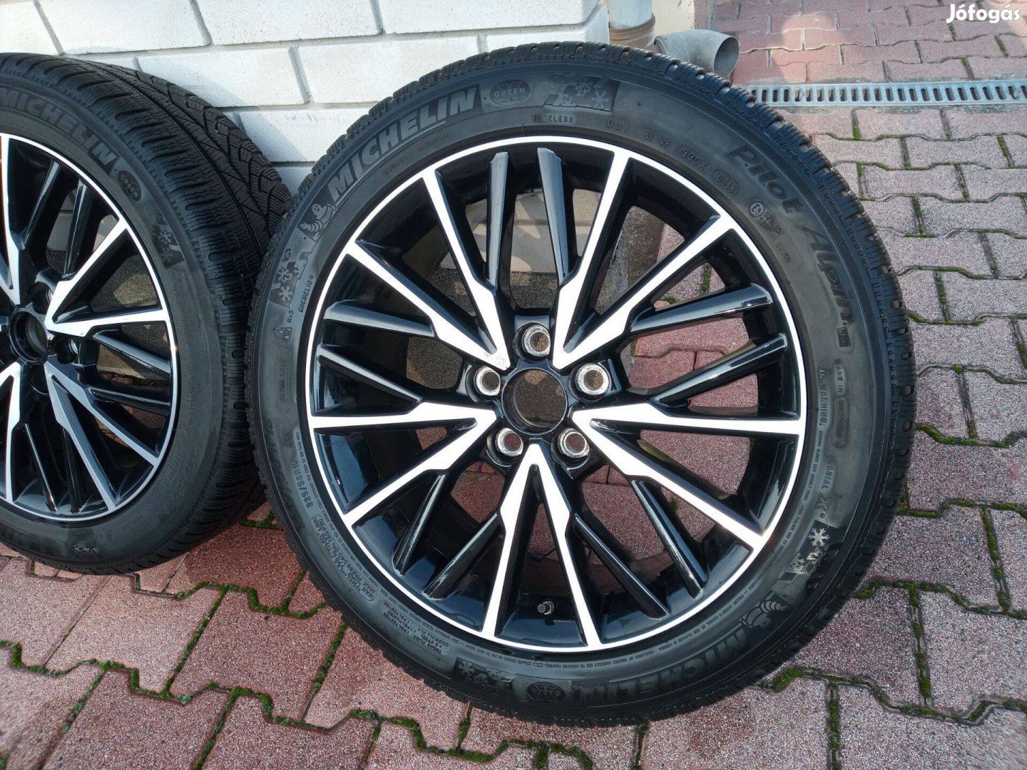 Toyota CHR 18" gyári kerék téi gumival