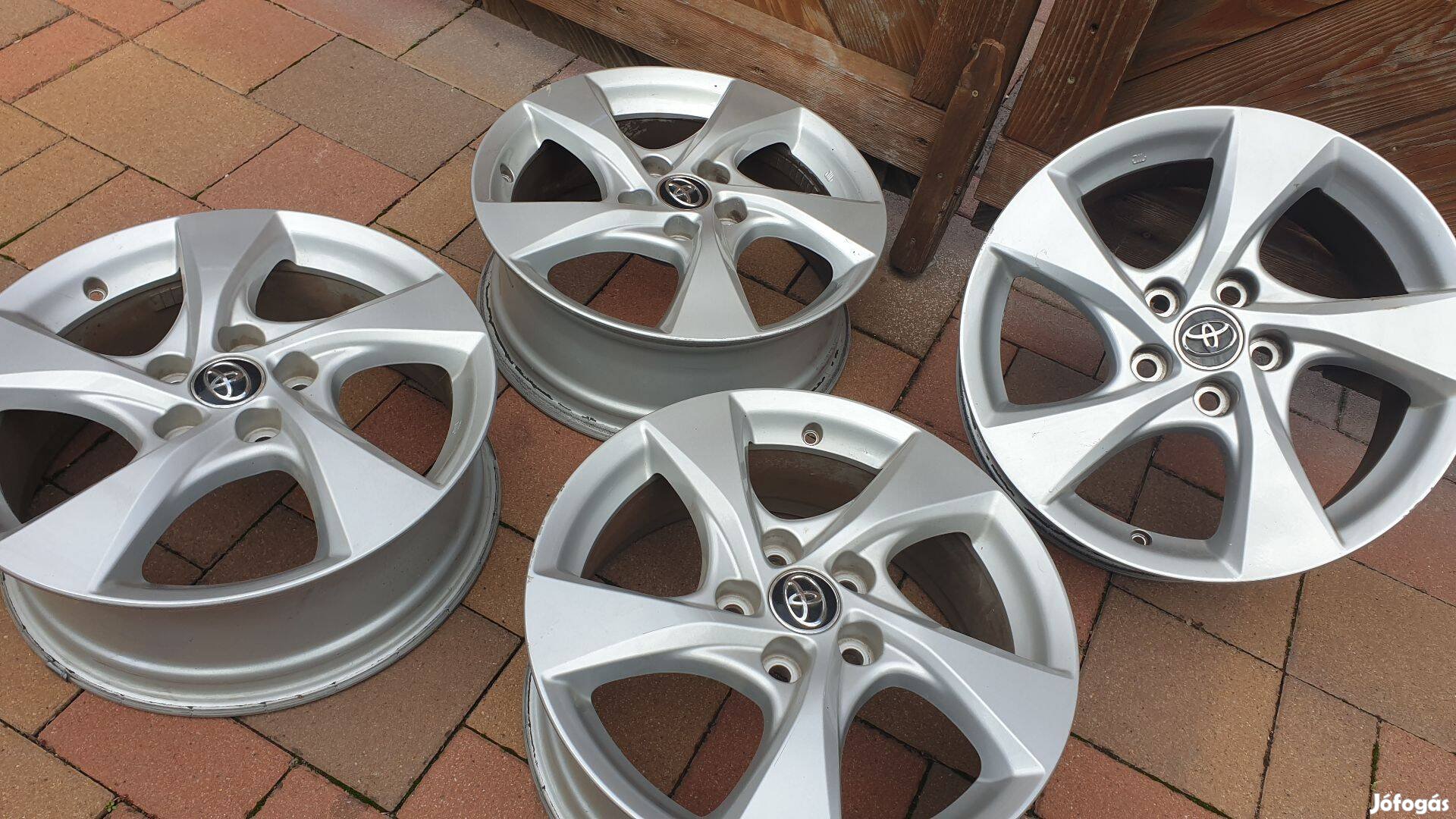 Toyota CHR gyári alufelni új tpms mellé