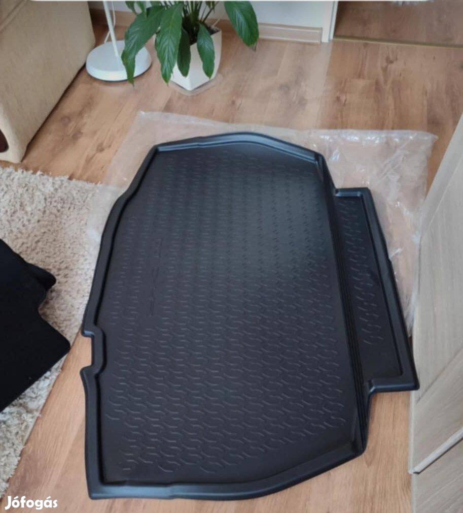 Toyota CH-R (2023-) szőnyeszett, csomagtértálca