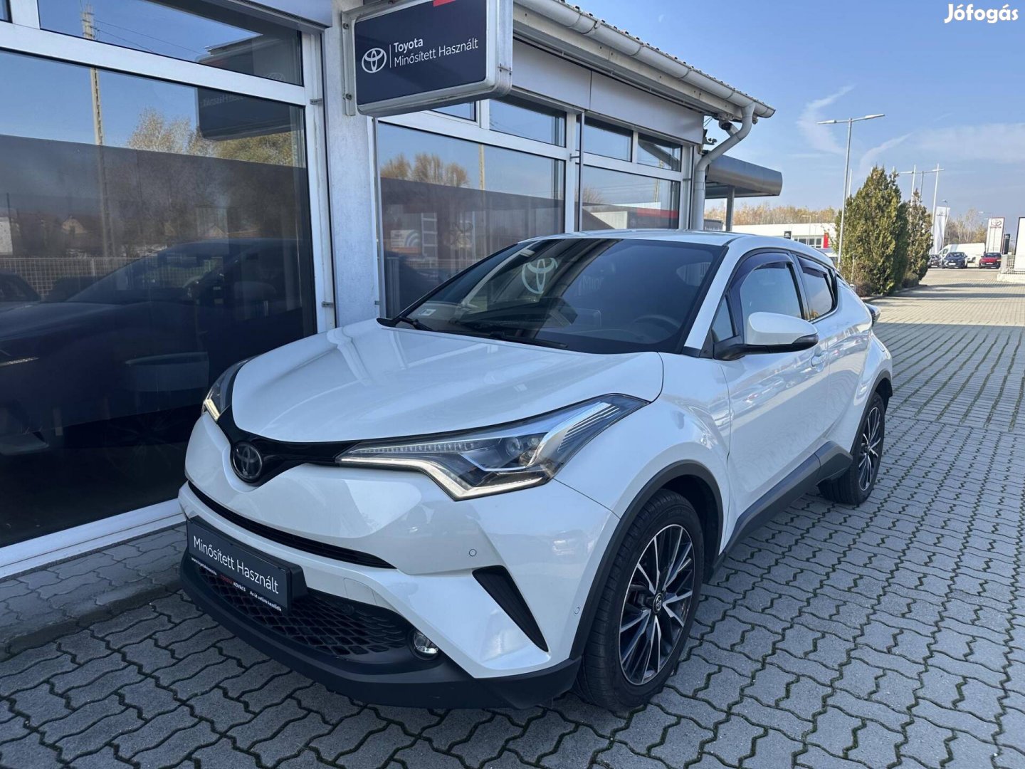Toyota C-HR 1.2T Executive LED magyarországi ve...