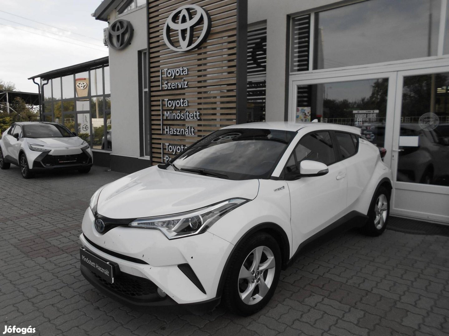 Toyota C-HR 1.8 Hybrid Active (ülésfűtéssel) e-CVT