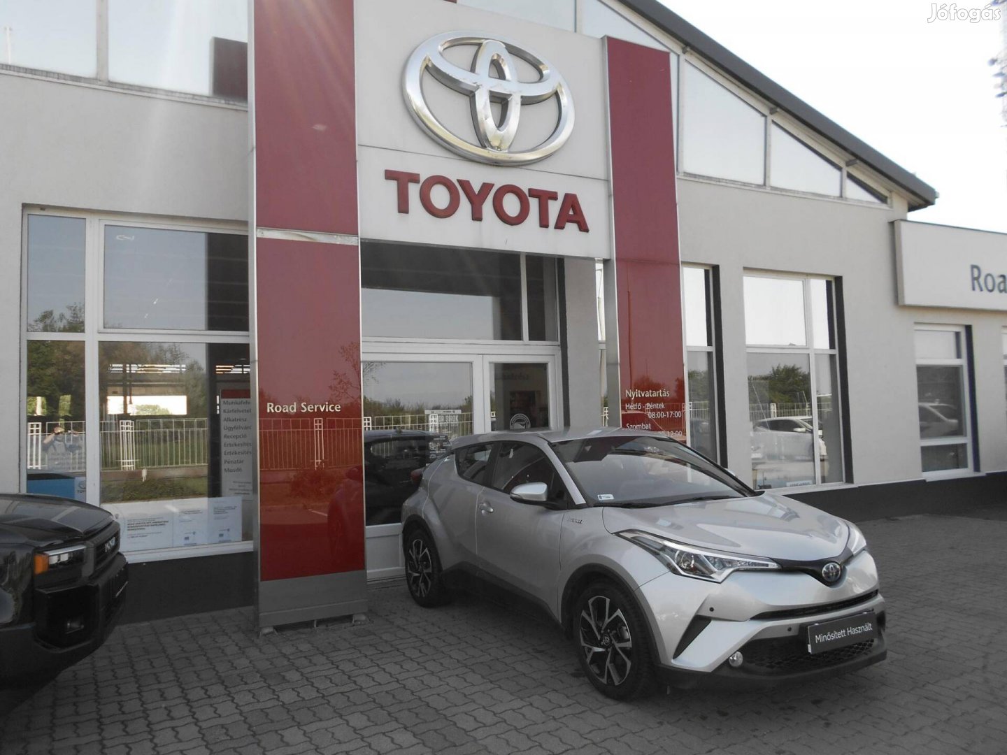 Toyota C-HR 1.8 Hybrid Active (ülésfűtéssel) e-CVT