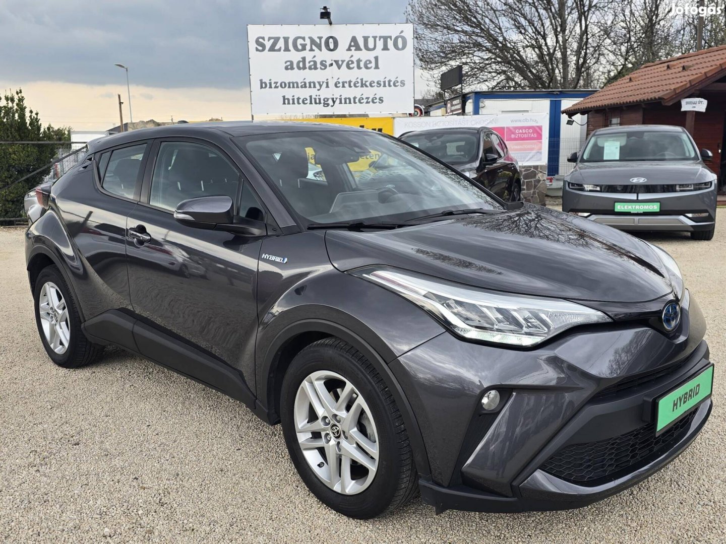 Toyota C-HR 1.8 Hybrid Comfort e-CVT Adaptív TE...