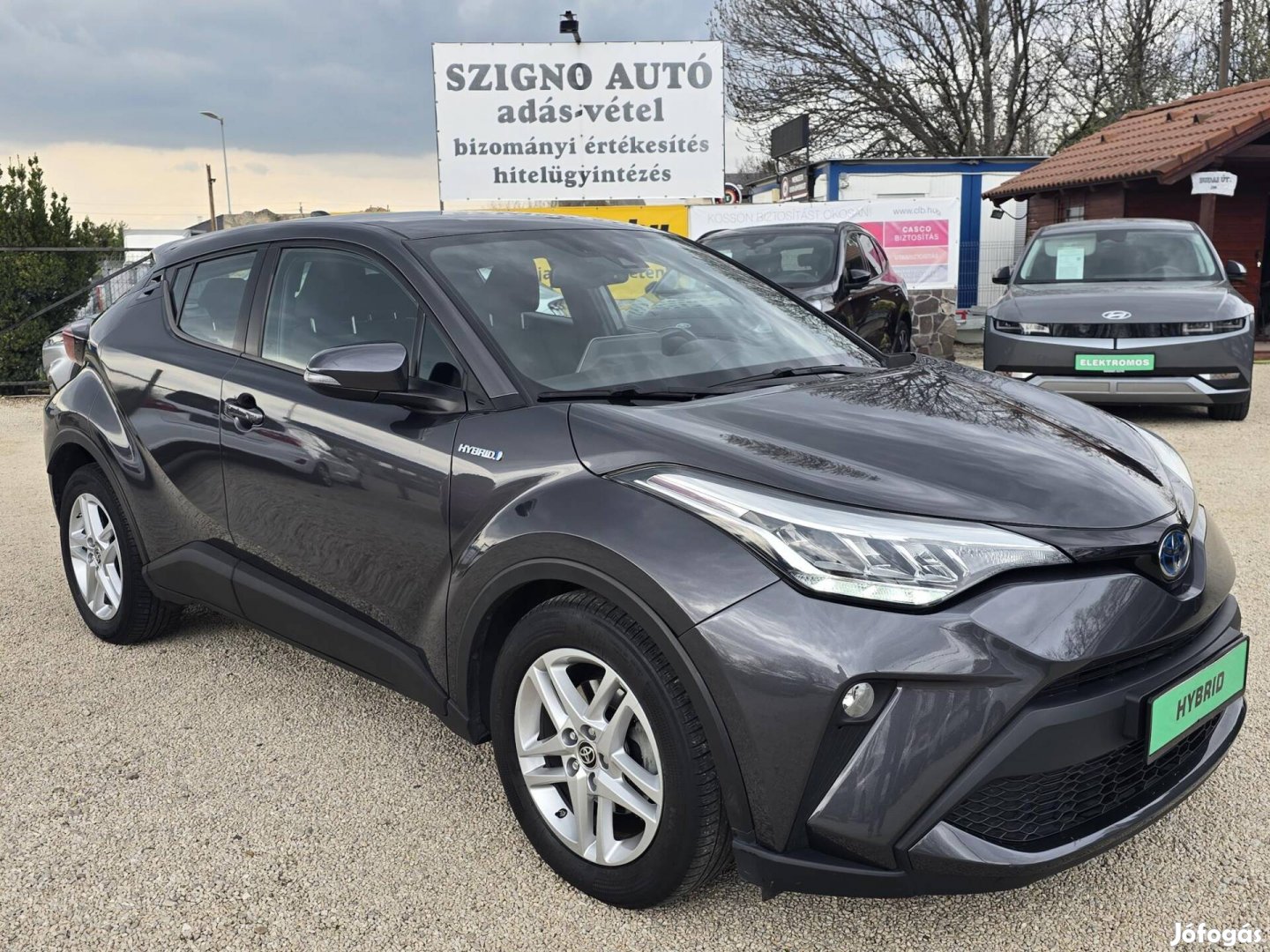 Toyota C-HR 1.8 Hybrid Comfort e-CVT Adaptív TE...