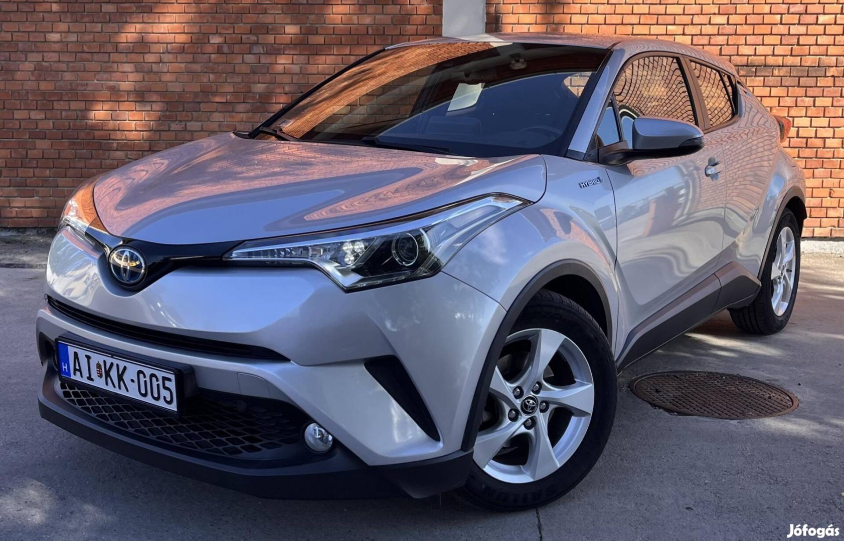 Toyota C-HR 1.8 Hybrid Comfort e-CVT Navi. Sávt...