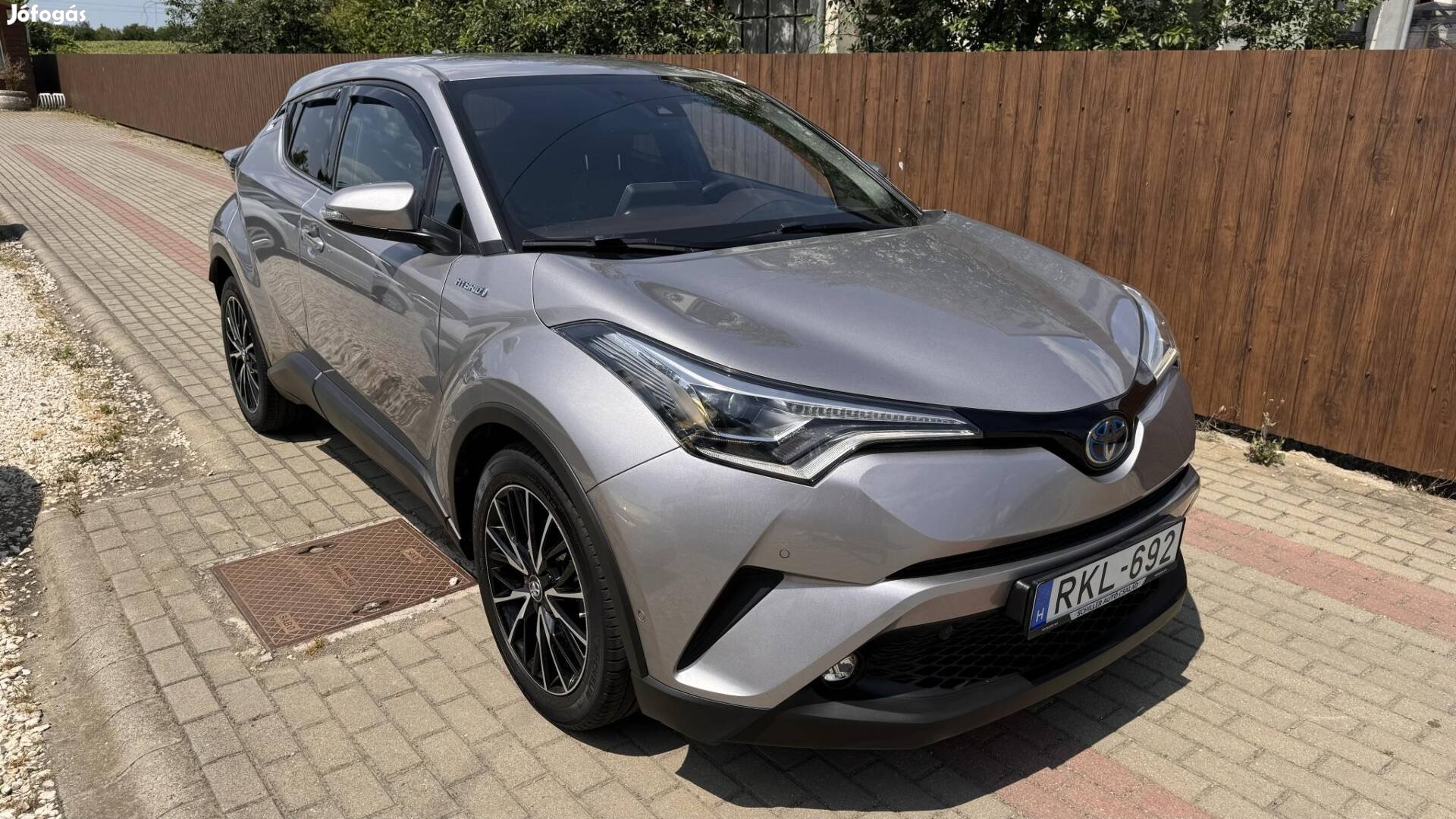 Toyota C-HR 1.8 Hybrid Executive LED e-CVT Magy...