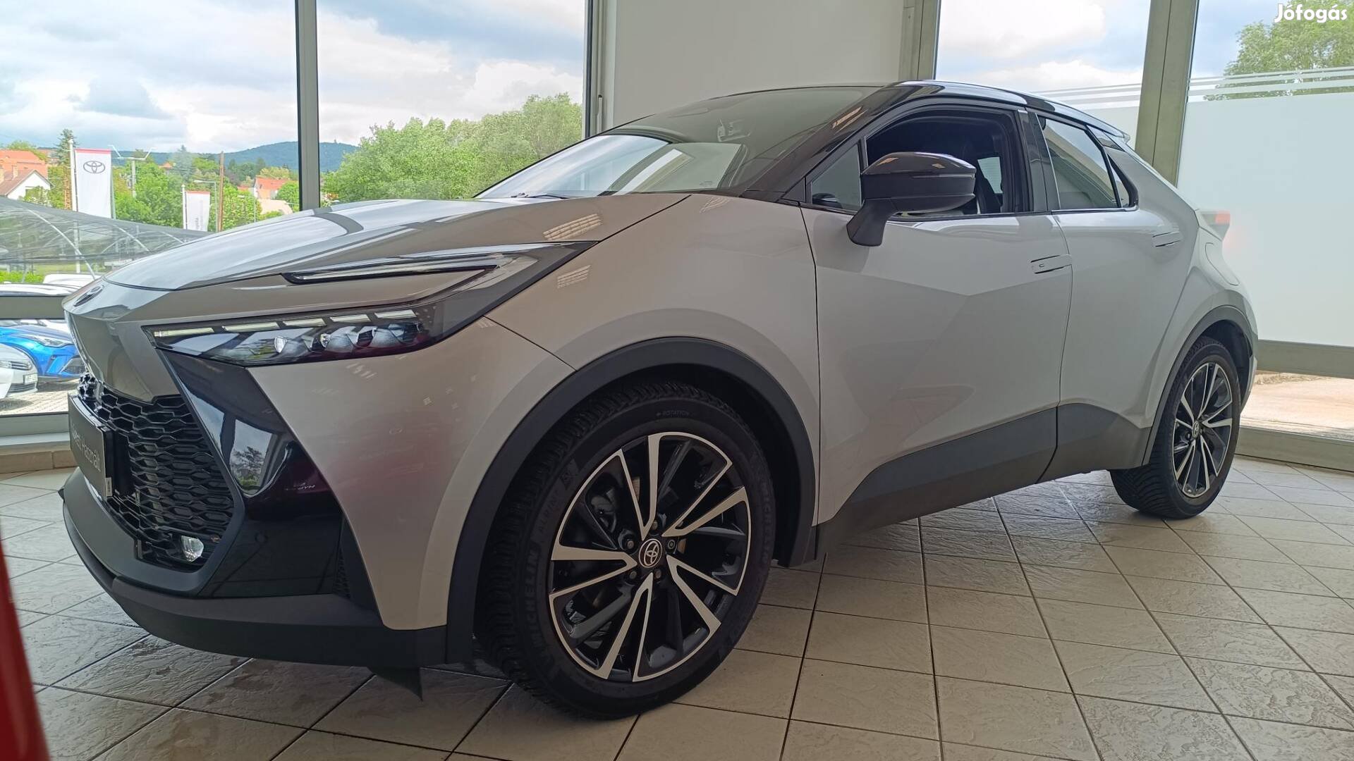 Toyota C-HR 1.8 Hybrid Executive e-CVT Magyar