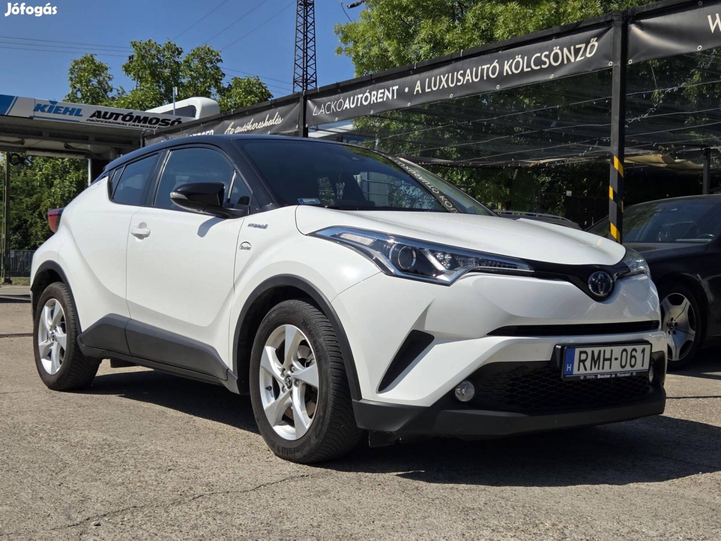 Toyota C-HR 1.8 Hybrid Executive e-CVT Magyaror...