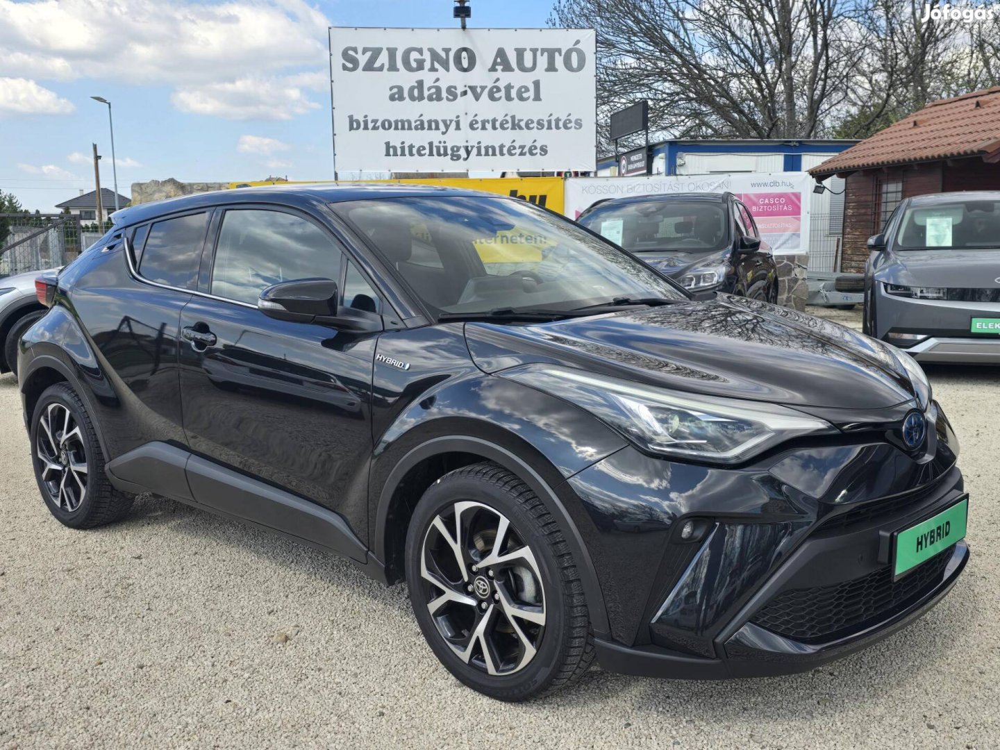 Toyota C-HR 1.8 Hybrid Selection e-CVT adaptív...