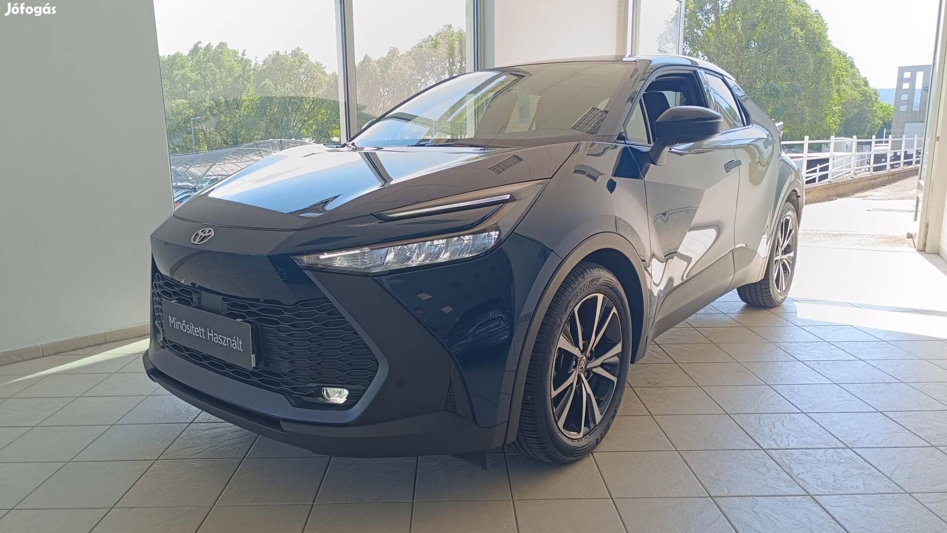 Toyota C-HR 1.8 Hybrid Style e-CVT Magyar