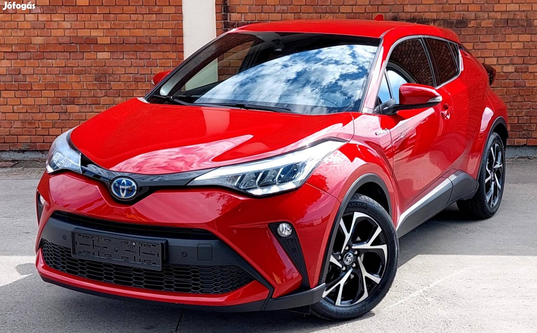 Toyota C-HR 1.8 Hybrid Style e-CVT Navi/2xklíma...