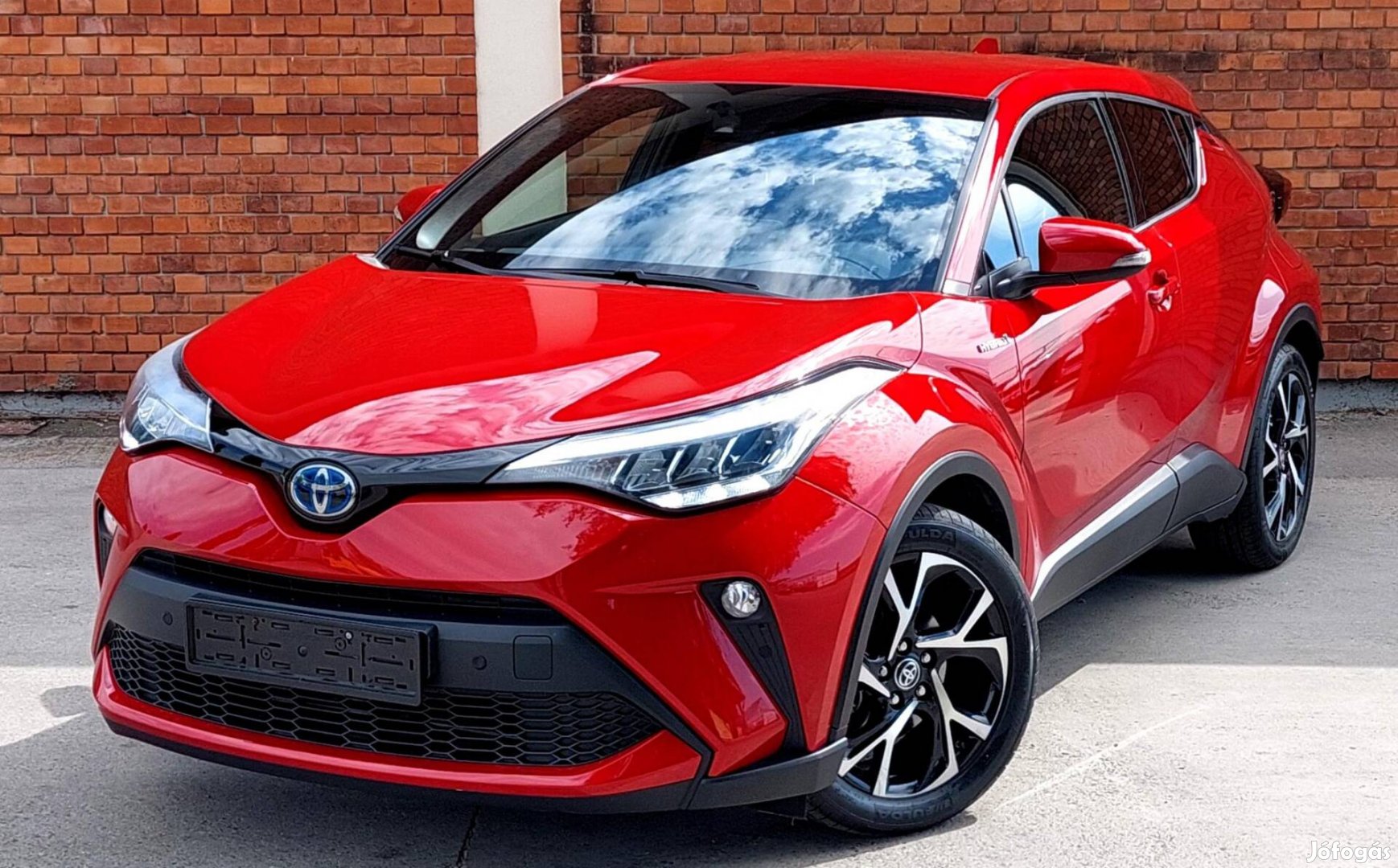 Toyota C-HR 1.8 Hybrid Style e-CVT Navi/2xklíma...