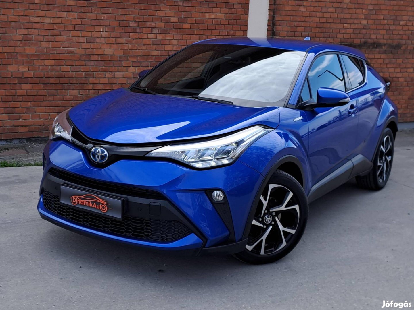 Toyota C-HR 1.8 Hybrid Style e-CVT Távtartó-LED...