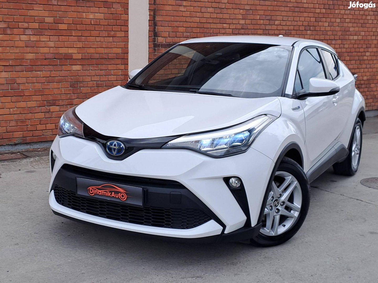 Toyota C-HR 1.8 Hybrid Style e-CVT Távtartó-Sáv...