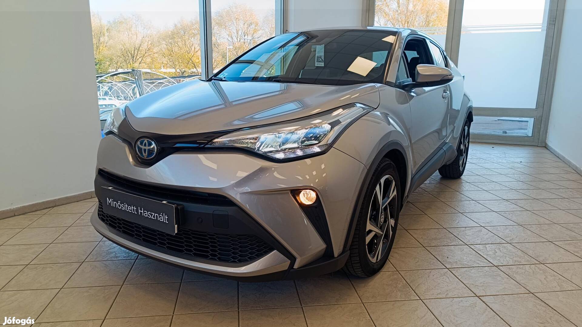 Toyota C-HR 2.0 Hybrid Style e-CVT Magyar