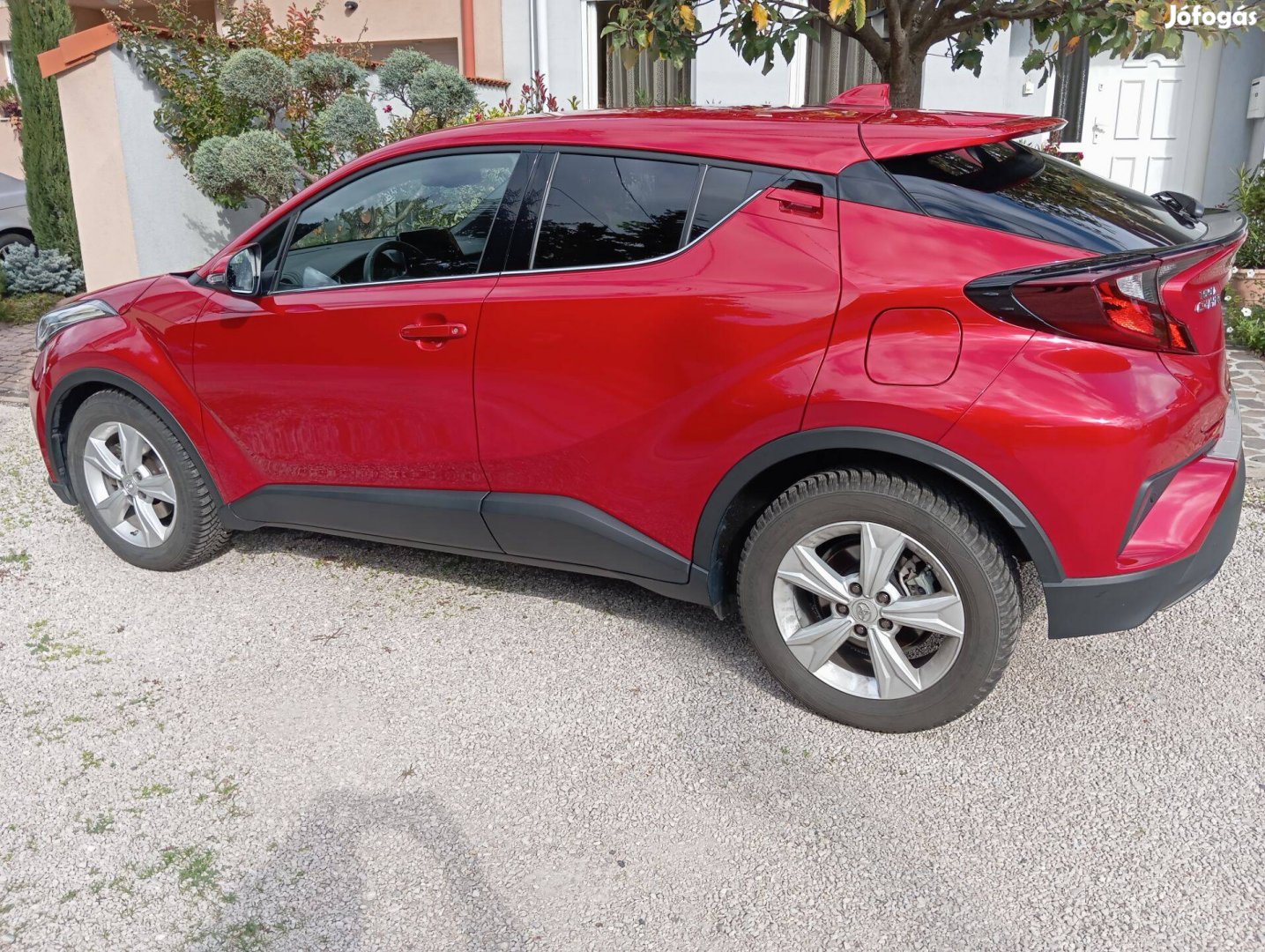 Toyota C-HR kitűnő állapotban