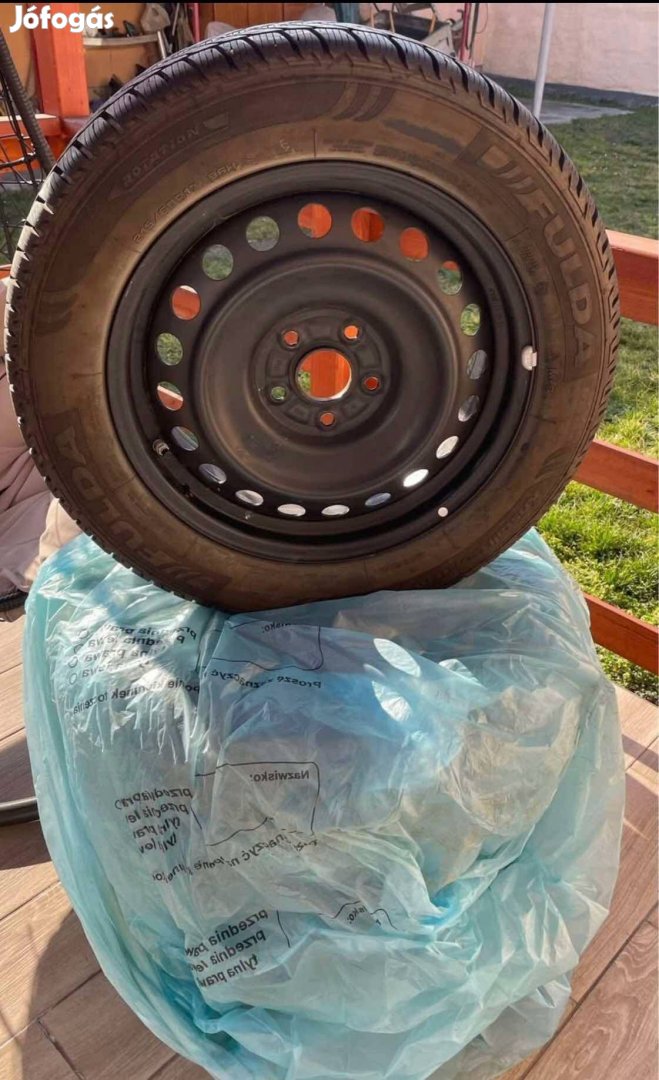 Toyota C-HR télikerék szett, teljesen újszerű, egy telet futott!