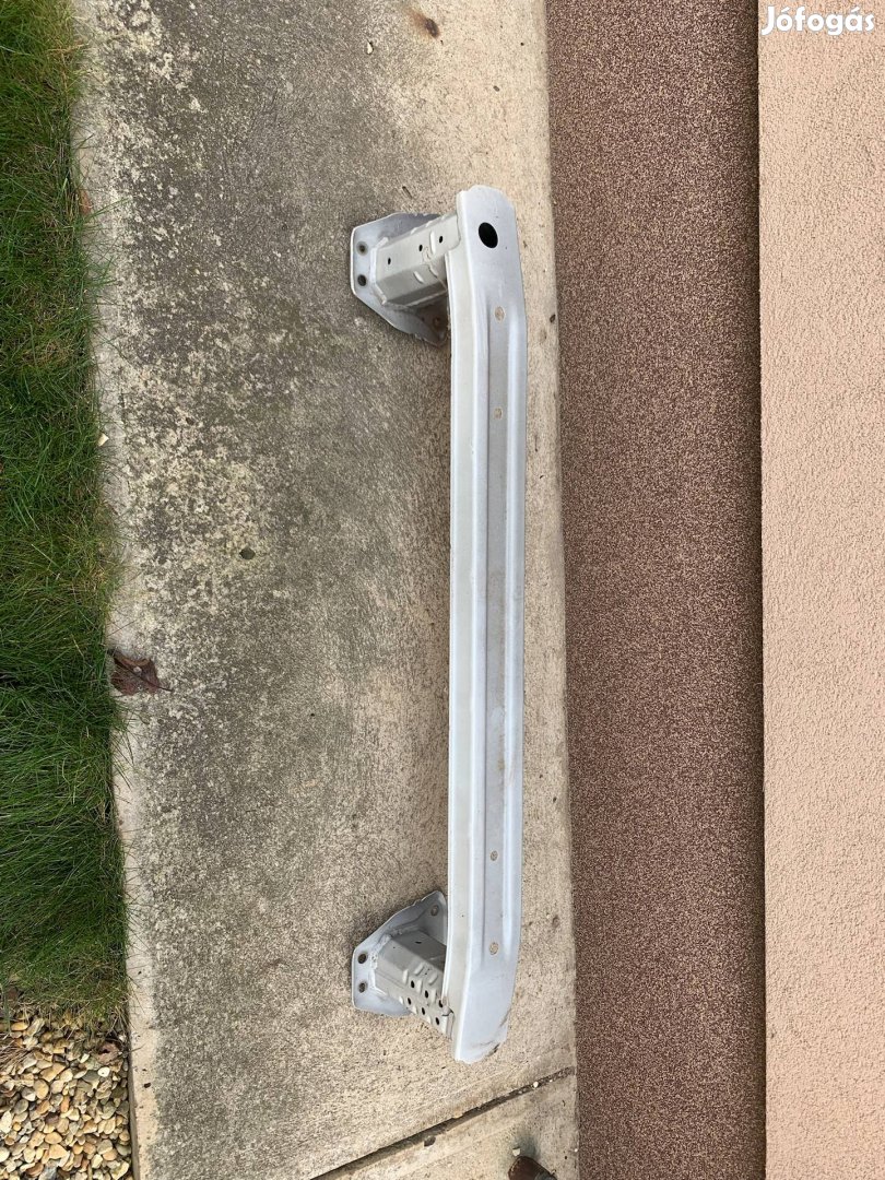 Toyota C-Hr hátsó lökhárító merevítő