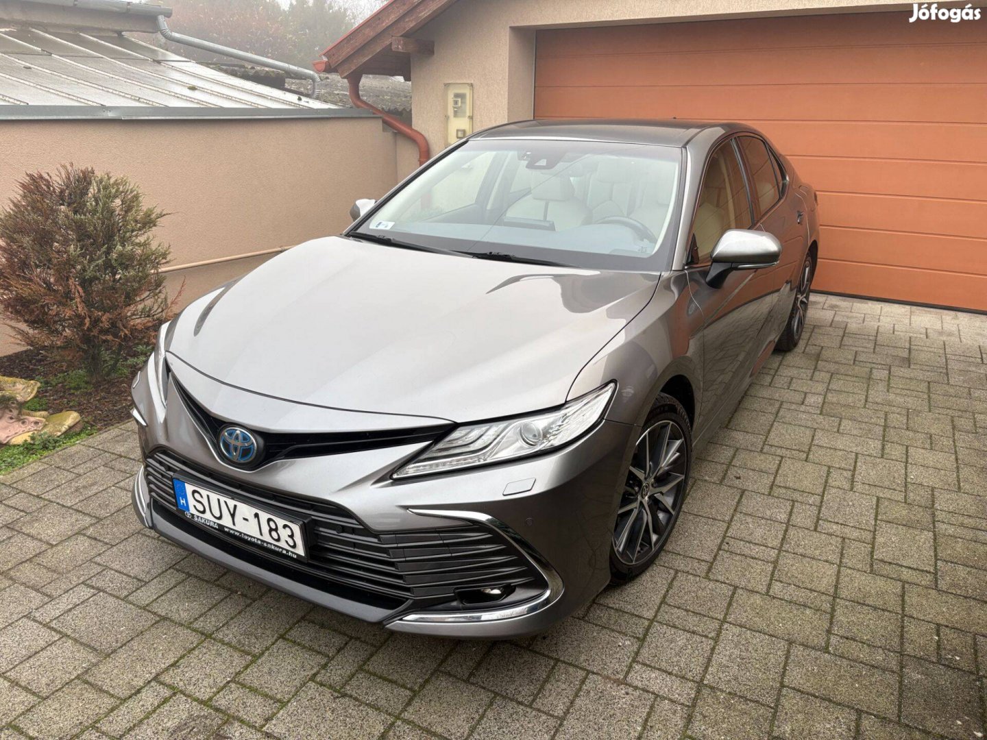 Toyota Camry 2.5 Hybrid Executive CVT