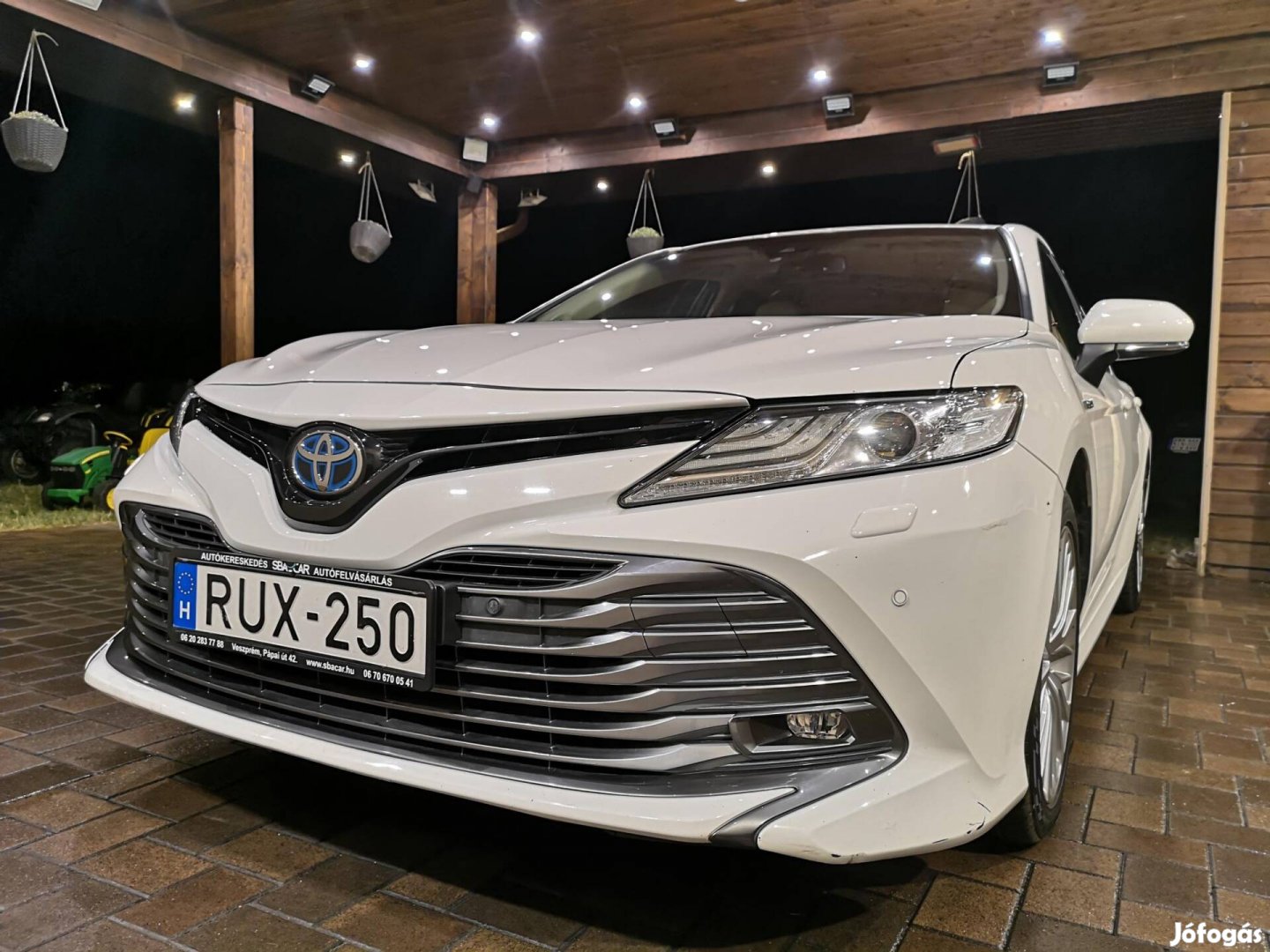 Toyota Camry 2.5 Hybrid Executive CVT Rux-250 V...