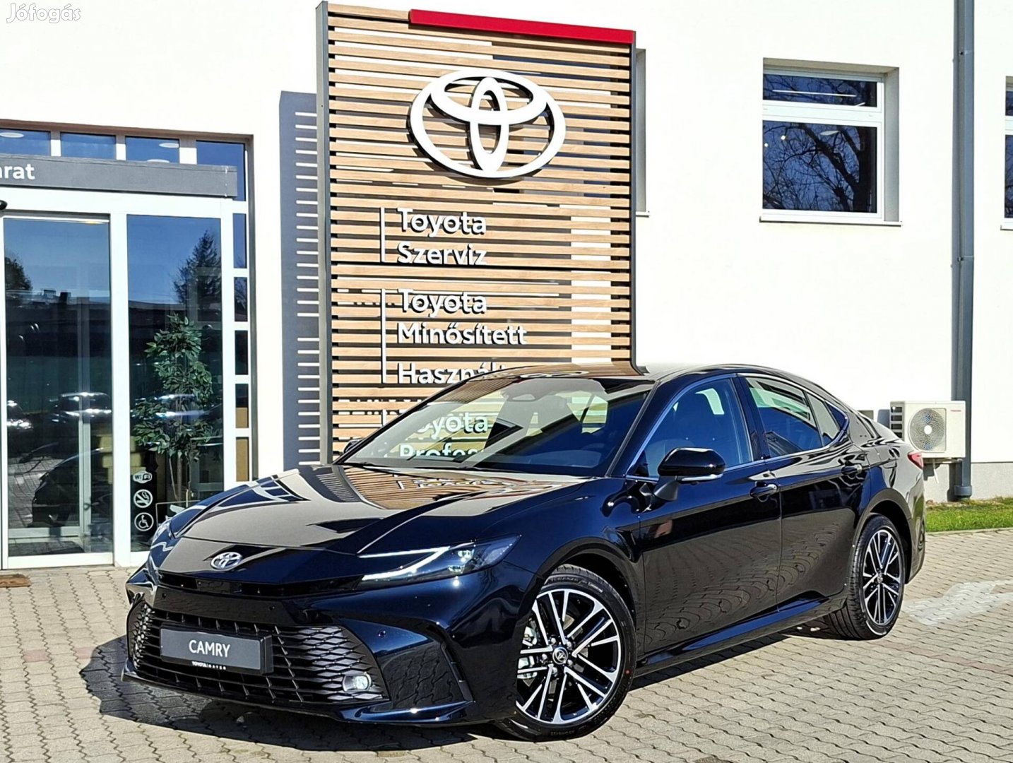Toyota Camry 2.5 Hybrid Executive e-CVT