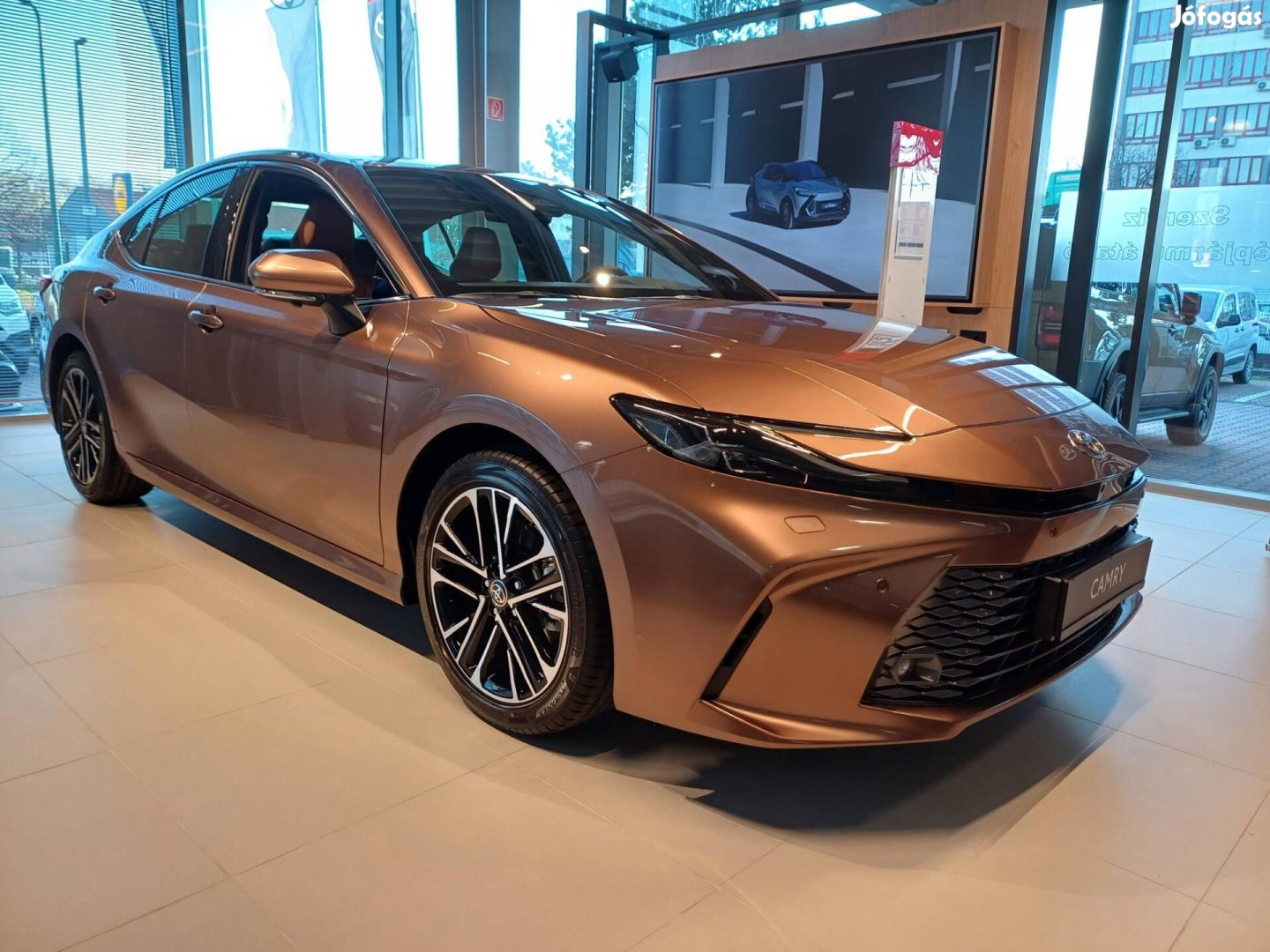Toyota Camry 2.5 Hybrid Executive e-CVT Készlet...