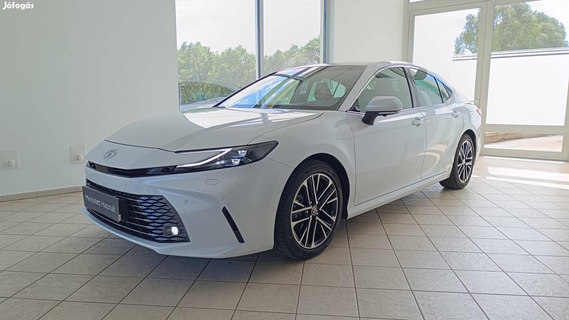 Toyota Camry 2.5 Hybrid Executive e-CVT Magyar