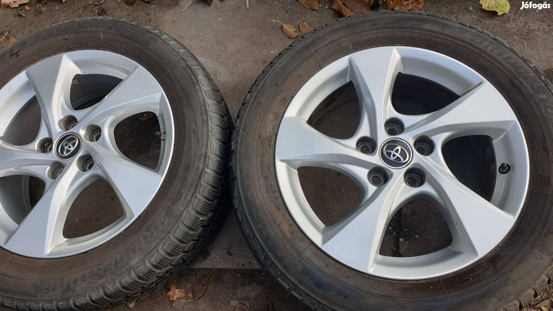 Toyota Chr gyári alufelni , tpms , téli 215/60 R17 gumik