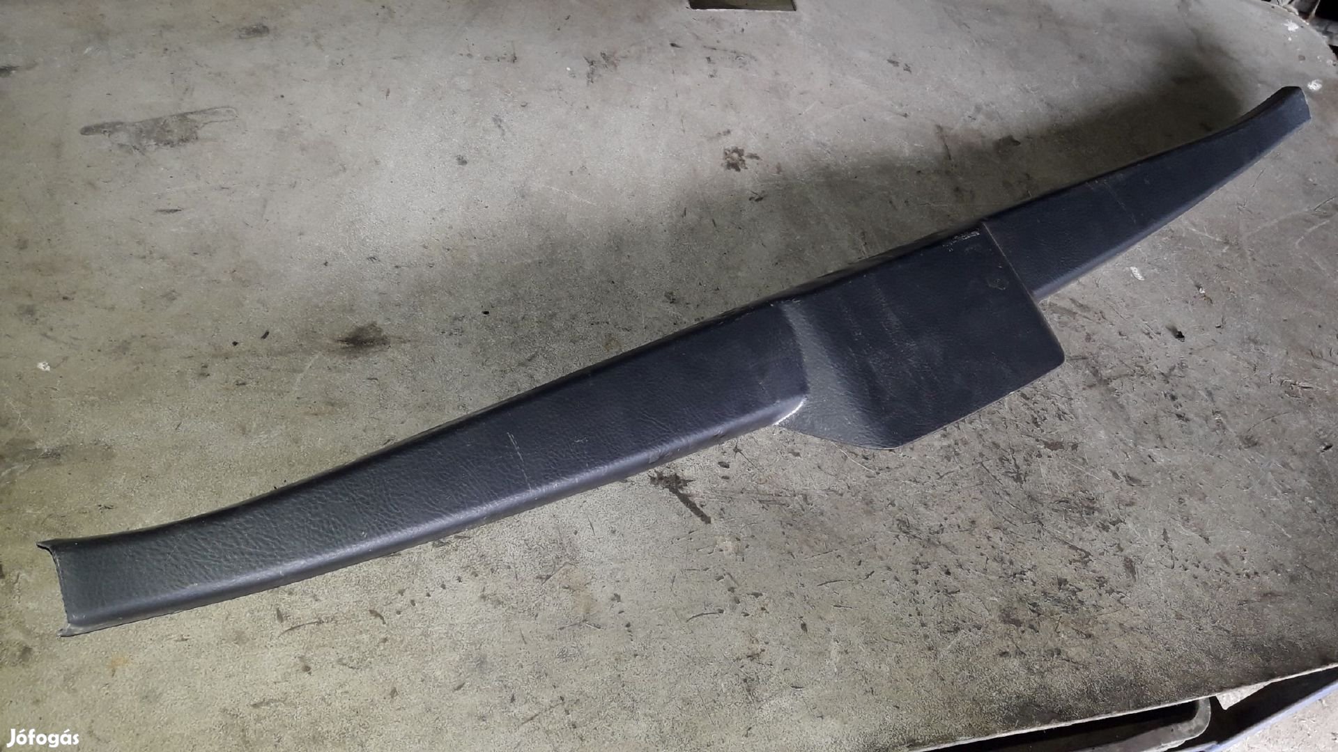 Toyota Corolla 00-06 Csomagtérajtó Burkolat