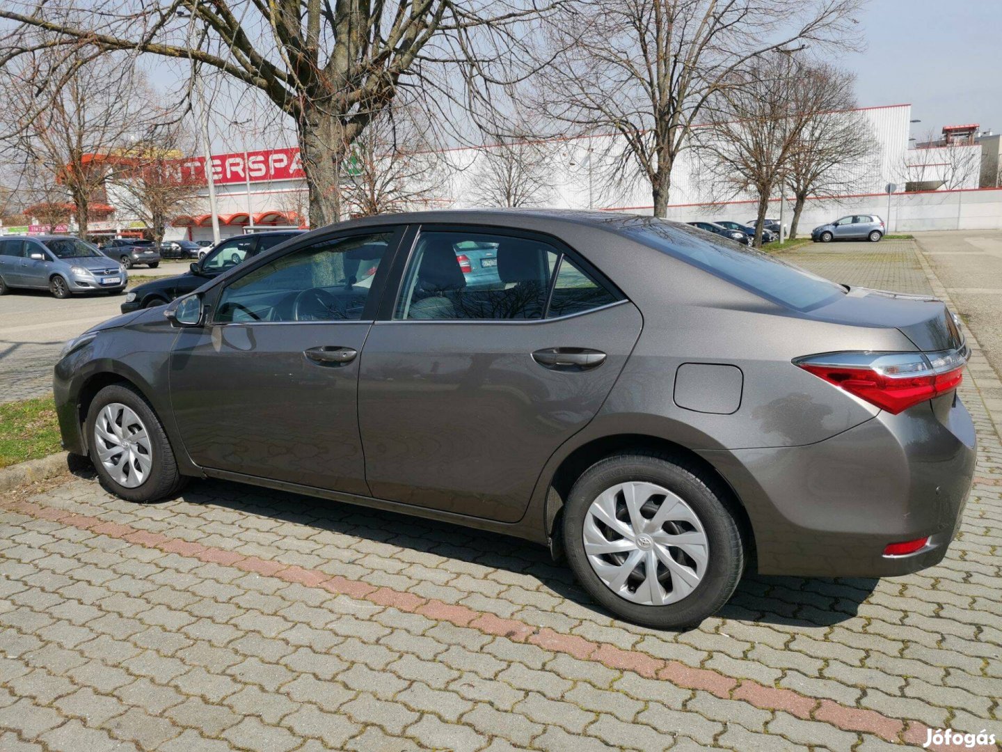 Toyota Corolla 1,6 benzines 132 LE