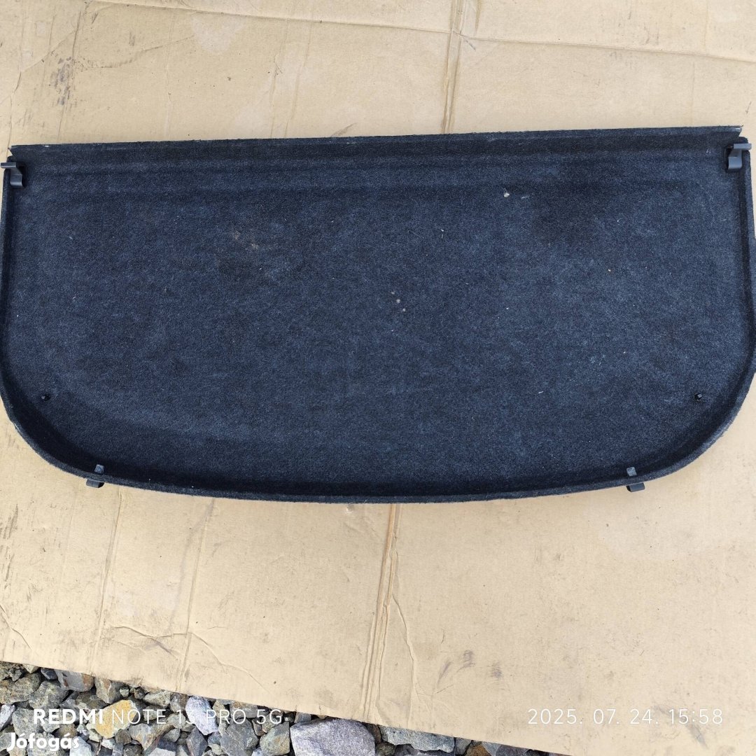 Toyota Corolla 1, 4 vvti kalaptartó.