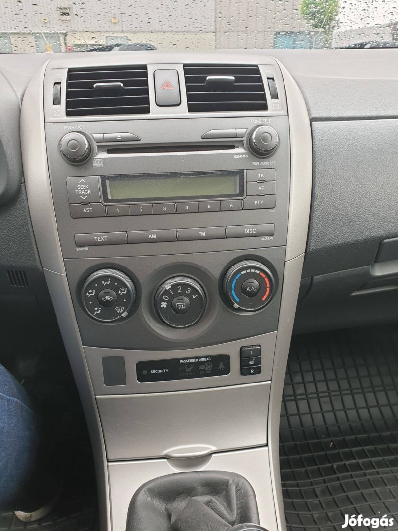 Toyota Corolla 2009 Radio