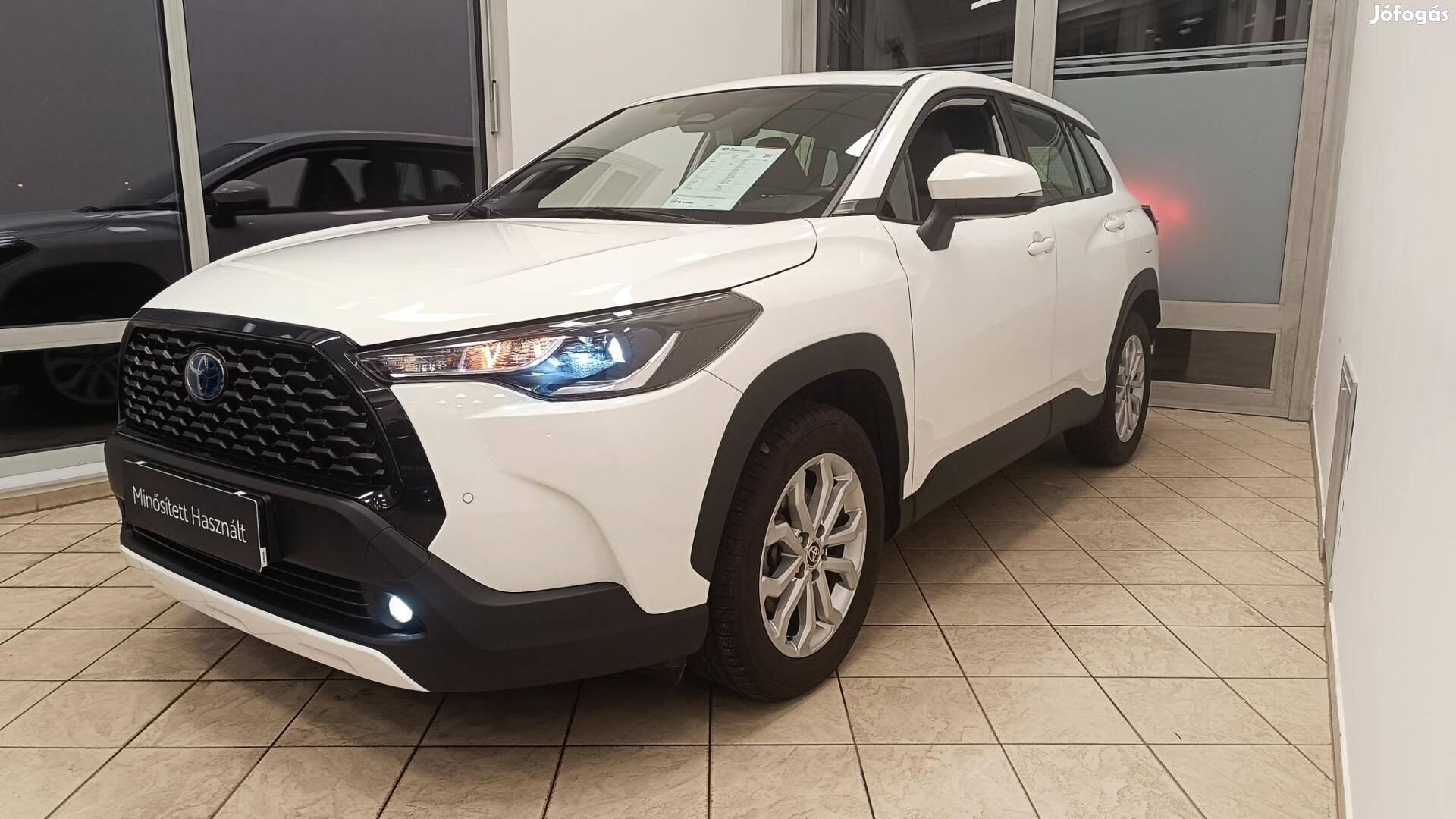 Toyota Corolla Cross 2.0 Hybrid Comfort Busines...