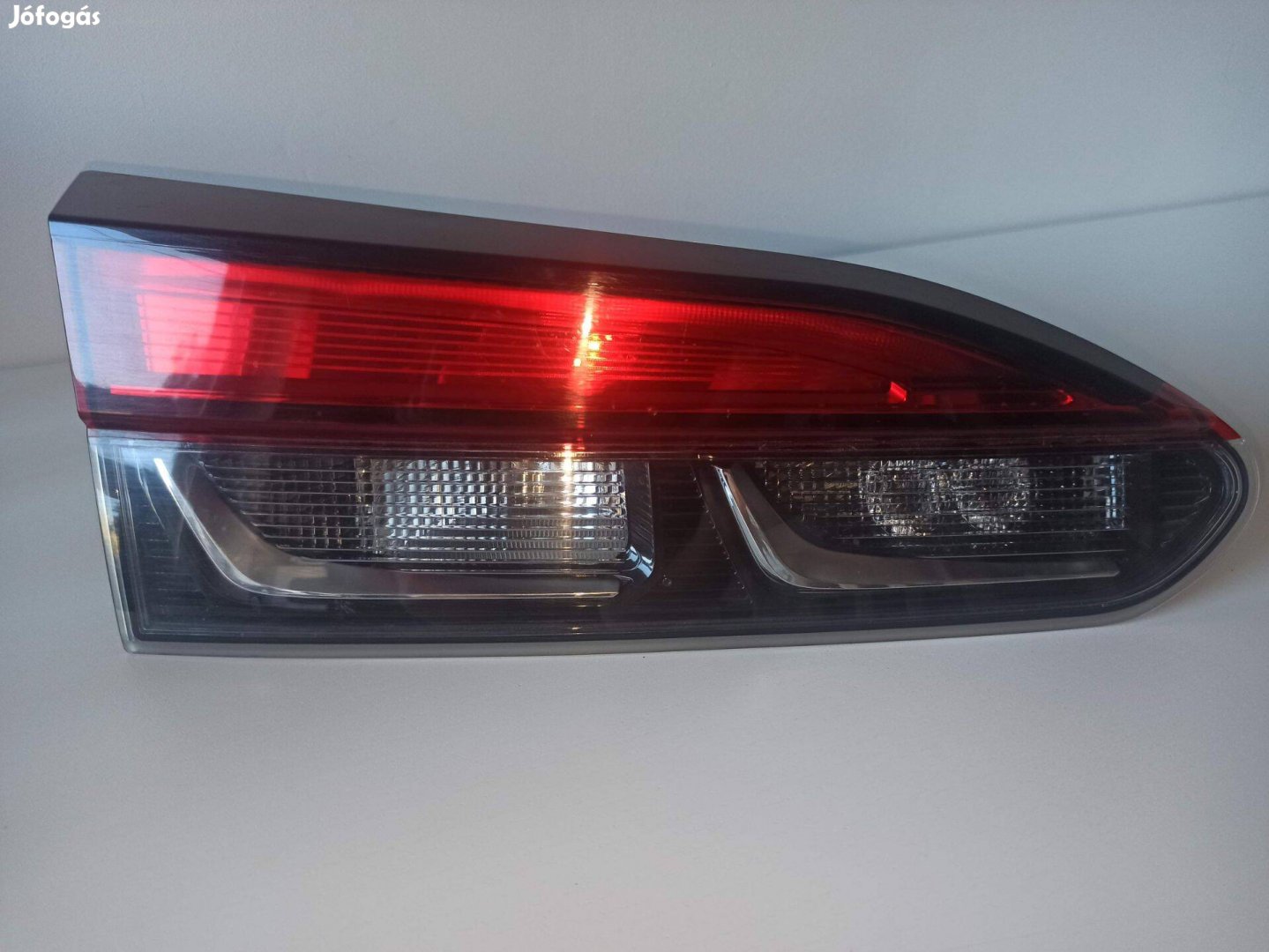 Toyota Corolla Cross jobb hátsó lámpa és test